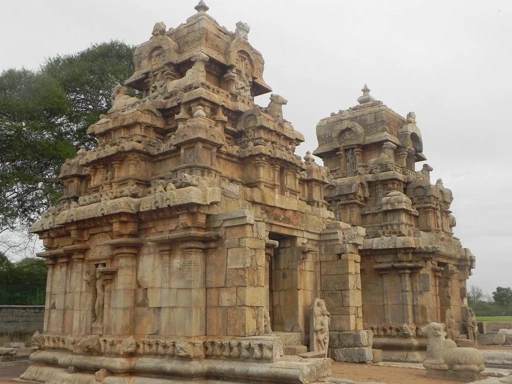 Kodumbalur Moovar Koil - view 1