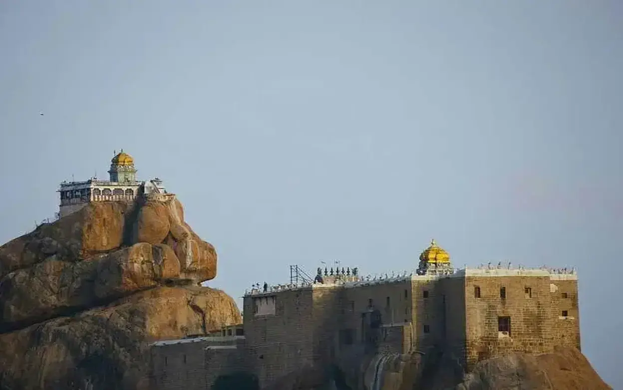Malaikottai Temple - view 2