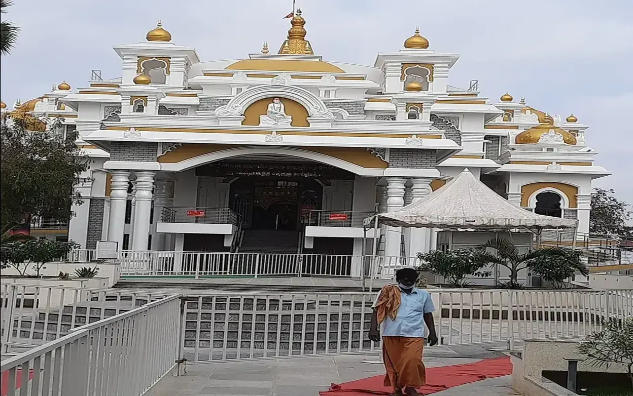 Sri Sai Baba Temple - view 2